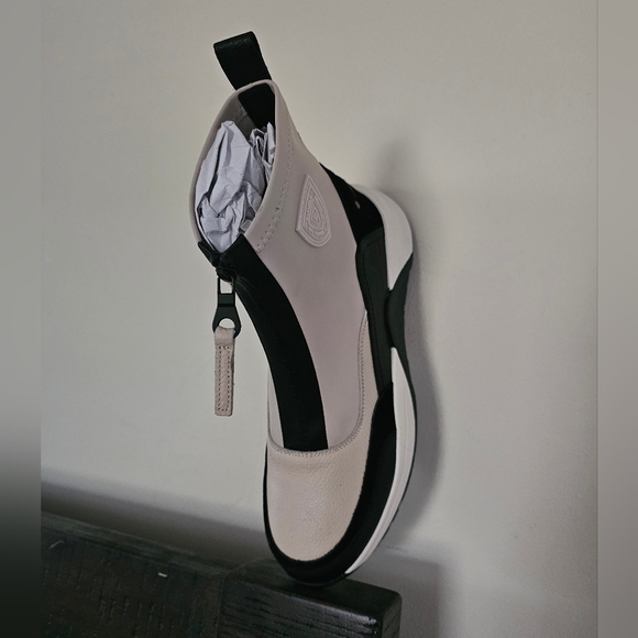 Carmela Women's Casual Booties By XTI. Color Beige. Size 10 - Picture 4 of 6